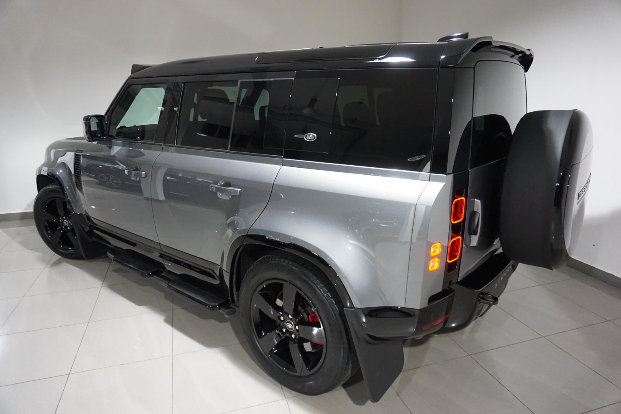 Land Rover Defender 110 3.0 D250 MHEV X-Dynamic SE SUV 5dr Diesel Auto 4WD Euro 6 (s/s) (250 ps)